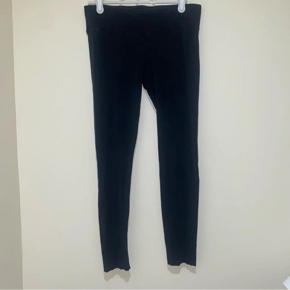 Women’s  TNA Brand Casual Soft Black Leggings With Logo on the Back Size Small - Picture 1 of 14